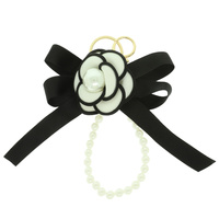 FLORAL PEARL BAG CHARM KEYCHAIN